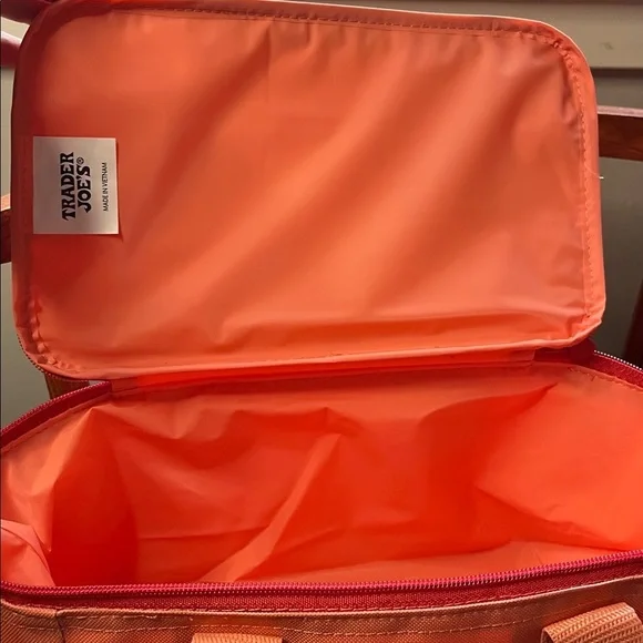 NWT Trader Joe’s Mini Insulated Lunch Bag – Salmon Pink - Picture 7 of 10